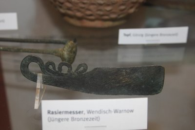 Бритва эпохи бронзы.jpg (31.18 КБ) 12525 просмотров Бритва эпохи бронзы.jpg