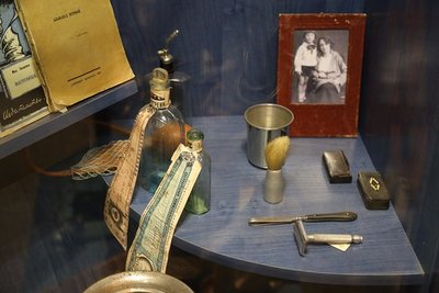 Бритвенные принадлежности Зощенко.jpg (39.57 КБ) 12631 просмотр Бритвенные принадлежности Зощенко.jpg