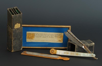 Бритвенные принадлежности Людовика XVIII.JPG (39.25 КБ) 12266 просмотров Бритвенные принадлежности Людовика XVIII.JPG