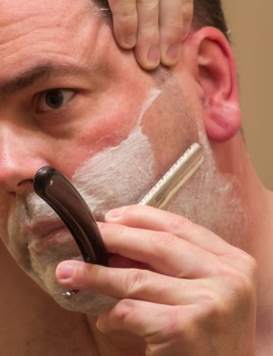 Shaving_with_a_Wacker_straight_razor.jpg