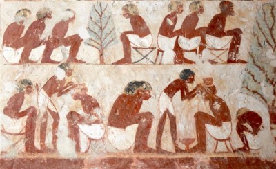 Bradobrei.113.Un barbier égyptien au travail (XIII-XVe siècle avant notre ère).1.jpg