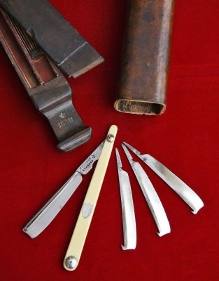 late-1700s-french-shaving-straight_1_aba538141755c22f1f1014bde3a2cafb.jpg