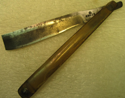 vintage-smith-straight-razor-1700_1_ee7289e734fdc9d0a92076a5a4600e65_waifu2x_photo_noise3_scale.png