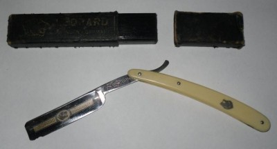 5010811588_0.jpg