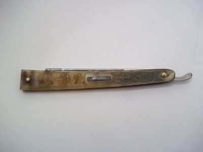 21870208qm.jpg