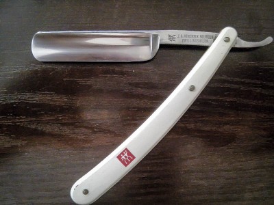 RAZOR_006.JPG