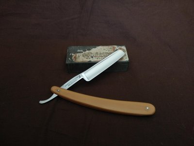 n4UU29Vh450.jpg